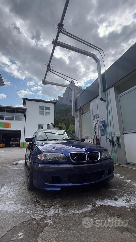 Blu Usata 2002 BMW 330 M Sport Tre volumi | 9000 € (Buon prezzo) - Immagine 1/4