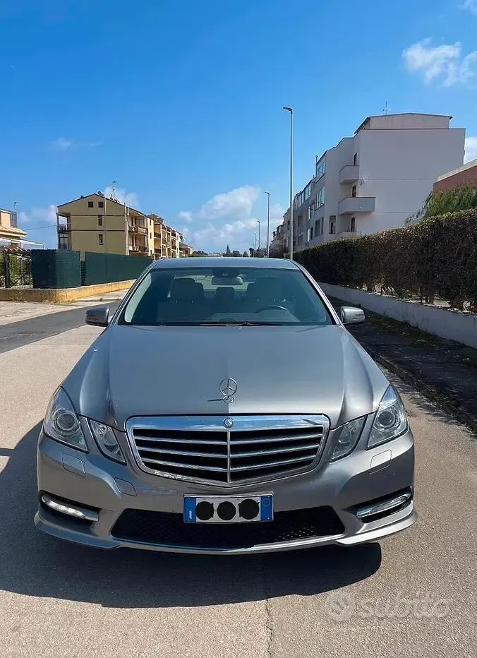 Usata Mercedes E220 Avantgarde 184 CV (135 kW) 2012 Grigio Berlina