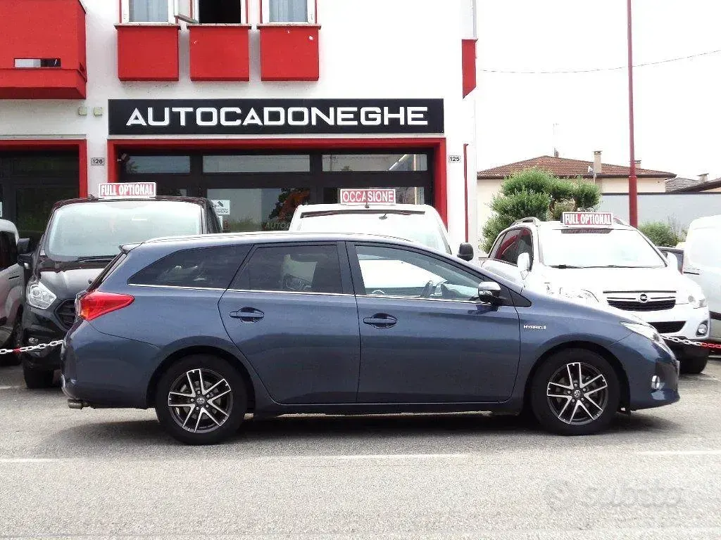 Usata Toyota Auris Touring Sports Lounge 99 CV (72 kW) 2014 Station wagon