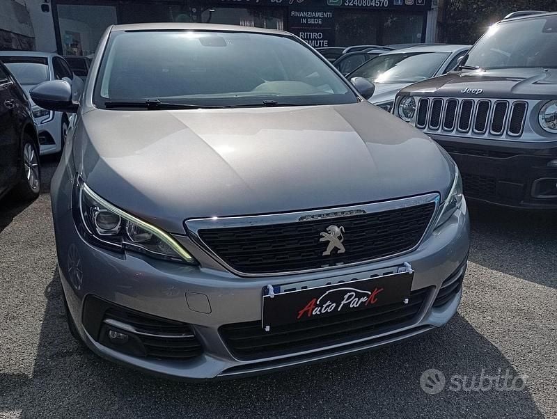 Usata Peugeot 308 Active 102 CV (75 kW) 2018 Grigio Berlina