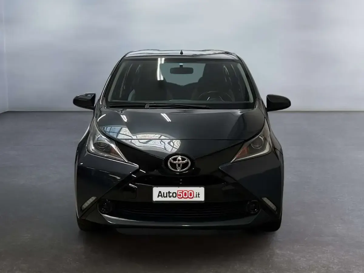 Usata Toyota Aygo X-play 69 CV (50 kW) 2017 Grigio Utilitaria