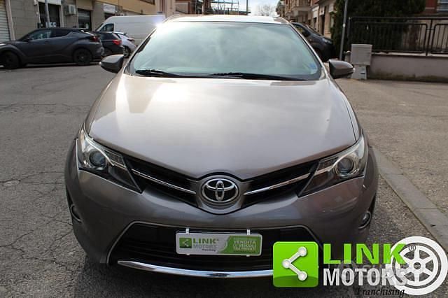 Second-hand Toyota Auris Active 90 CP (66 kW) 2014 Gri Berlinǎ