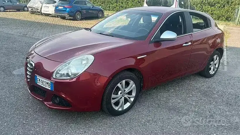 Usata Alfa Romeo Giulietta 105 CV (77 kW) 2012 Rosso Utilitaria