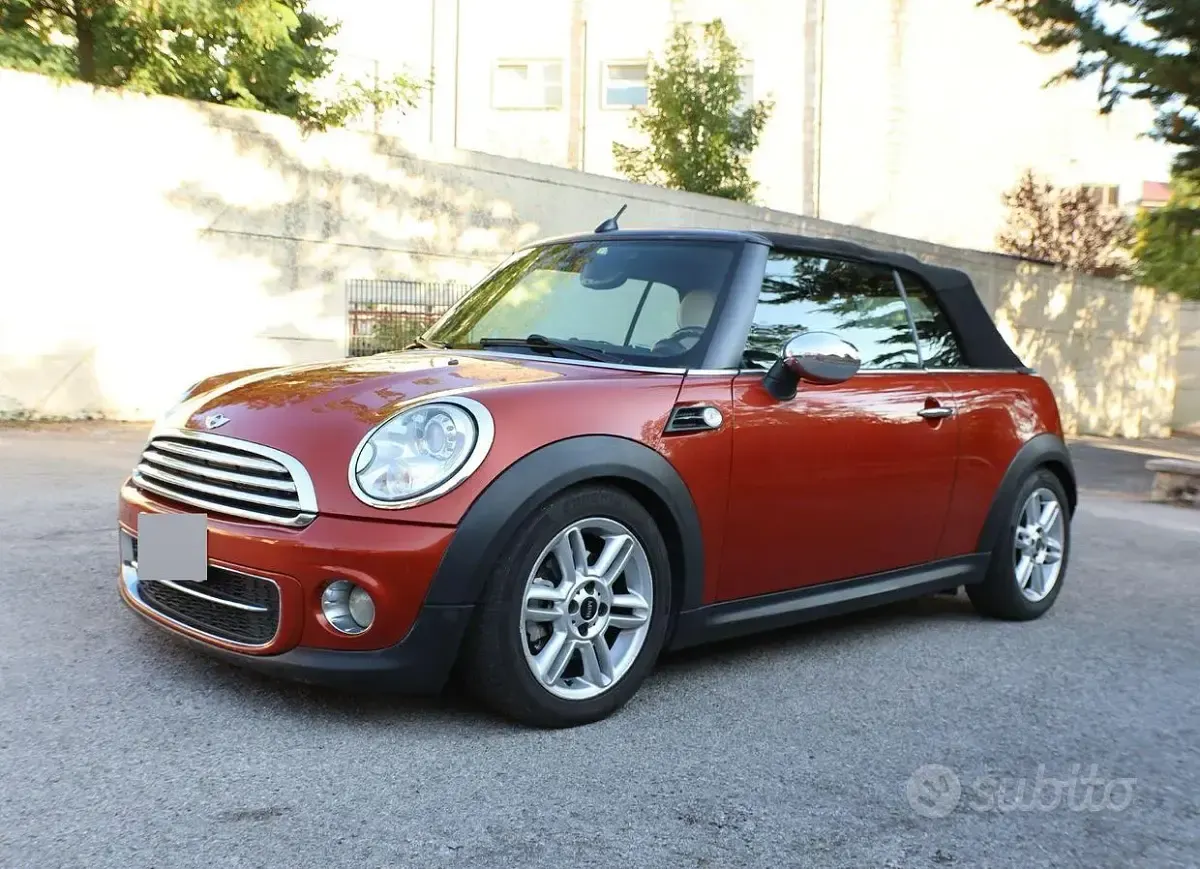Usata Mini Cooper D Cabriolet 112 CV (82 kW) 2010 Rosso Cabrio