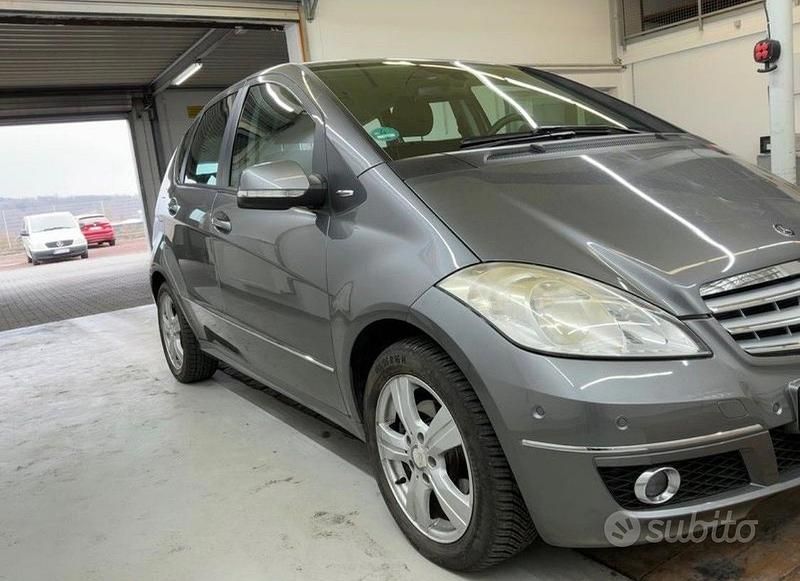 Usata Mercedes A160 Avantgarde 95 CV (69 kW) 2011 Grigio Berlina