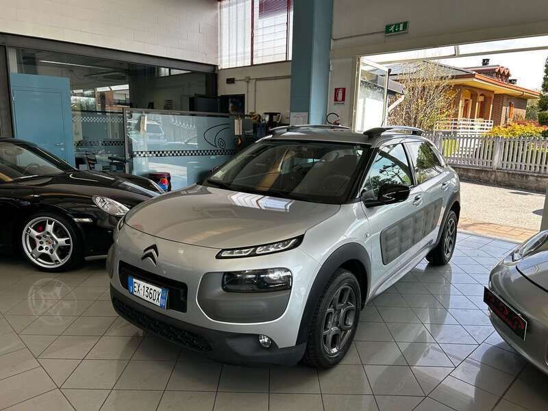 Argento Usata 2014 Citroën C4 Cactus Feel Due volumi | 7800 € (Buon prezzo) - Immagine 1/4
