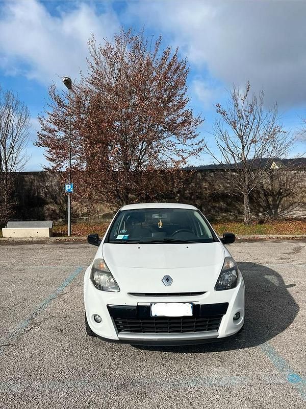 Usata Renault Clio II 2011 Bianco Utilitaria