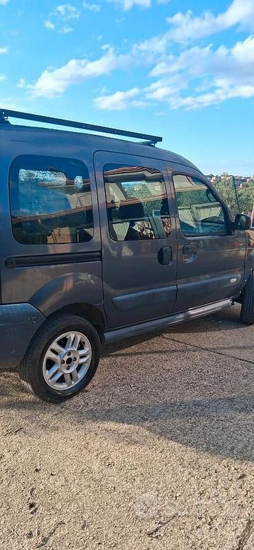 Usata Renault Kangoo 95 CV (69 kW) 2002 Monovolume