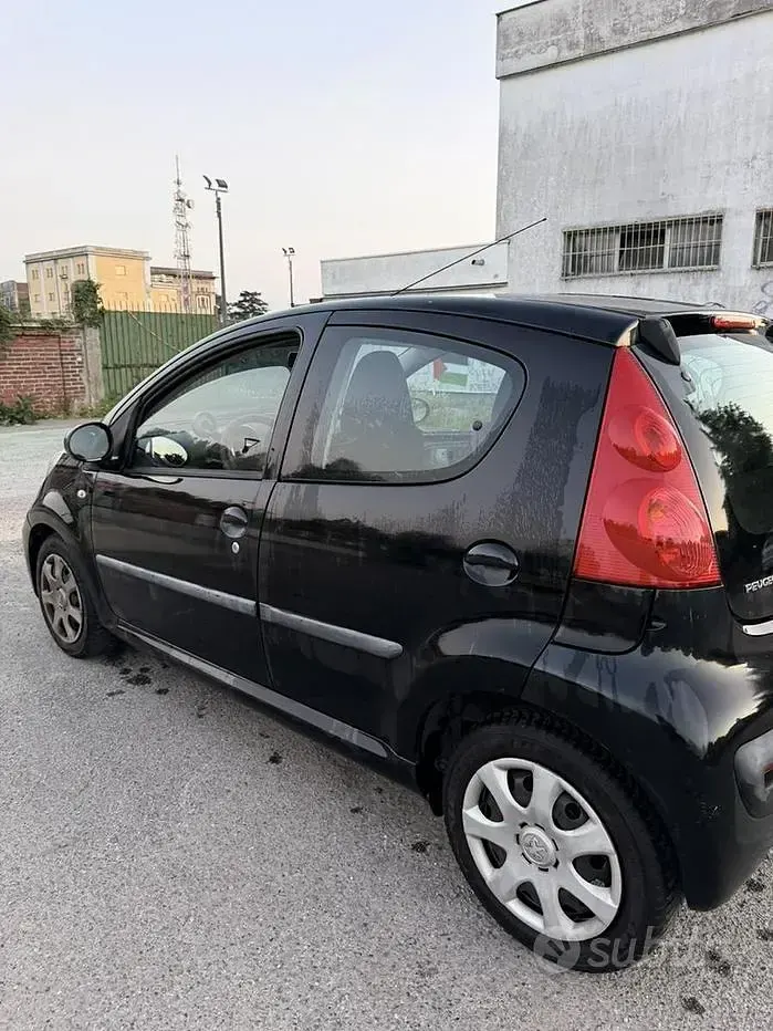 Usata Peugeot 107 68 CV (50 kW) 2009 Nero Utilitaria