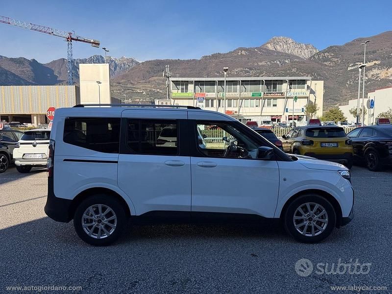 Usata Ford Tourneo Courier 124 CV (91 kW) 2025 Bianco Monovolume