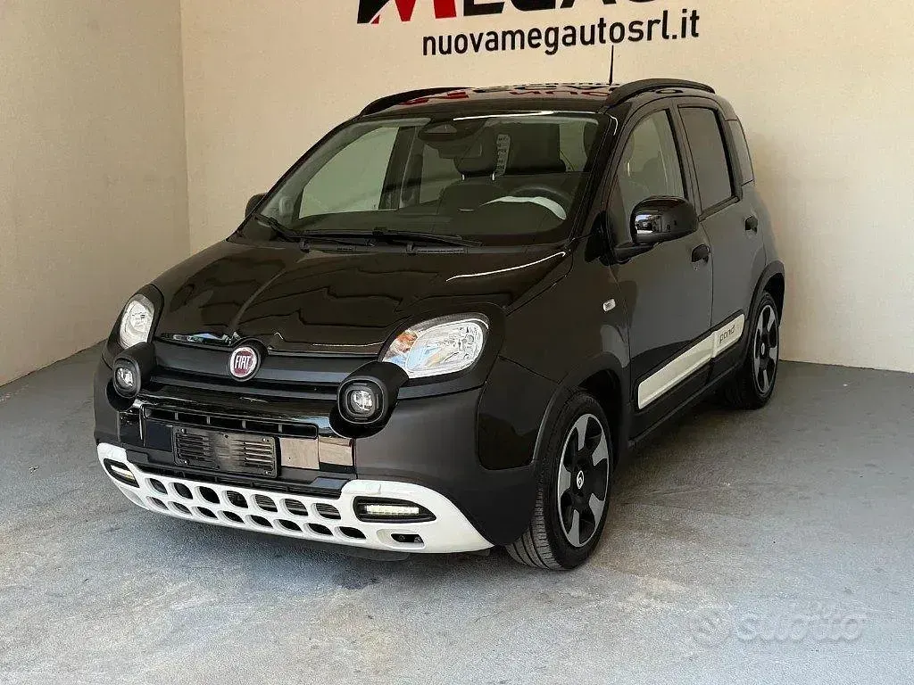 Usata Fiat Panda Cross Cross 69 CV (50 kW) 2025 Nero Utilitaria