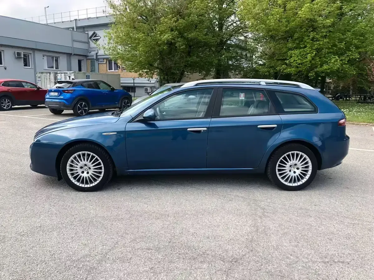 Usata Alfa Romeo 159 Distinctive 200 CV (147 kW) 2010 Blu Station wagon