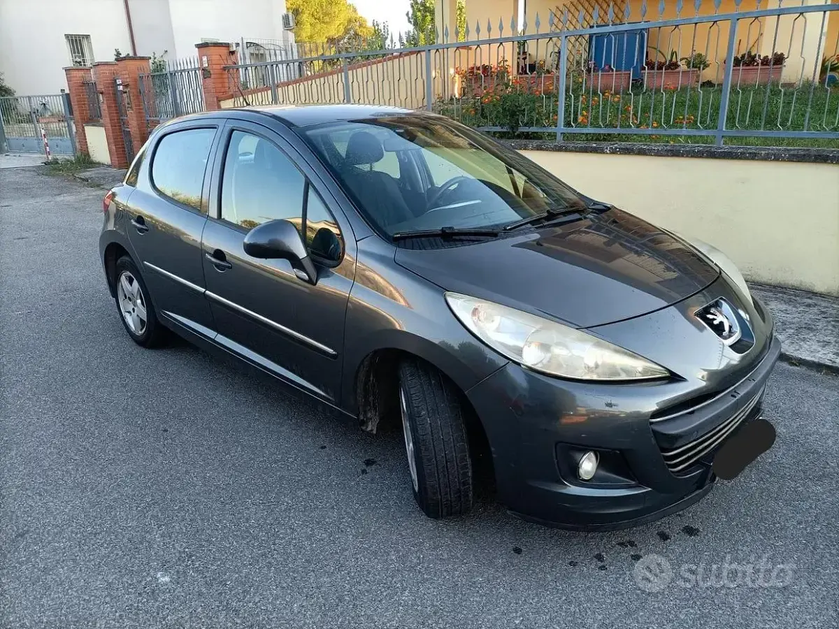 Usata Peugeot 207 88 CV (64 kW) 2010 Grigio Utilitaria