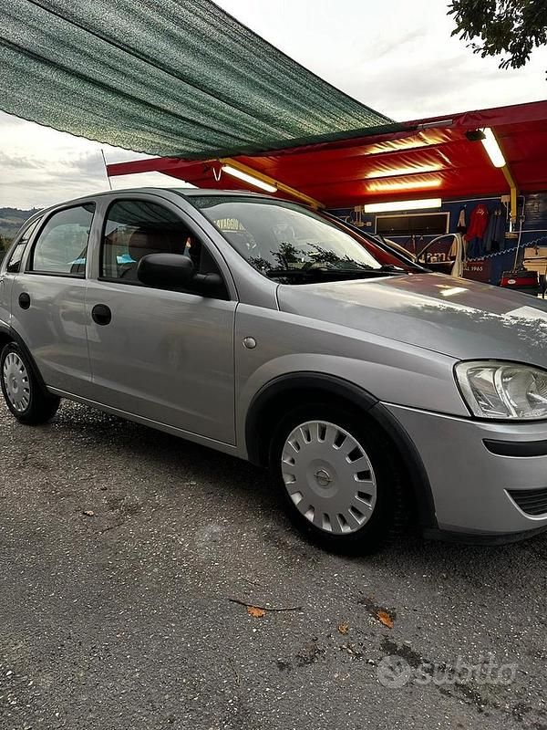 Usata Opel Corsa 60 CV (44 kW) 2004 Grigio Berlina