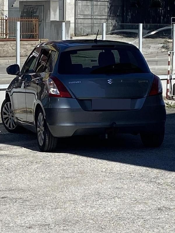 Usata Suzuki Swift 75 CV (55 kW) 2013 Grigio Utilitaria