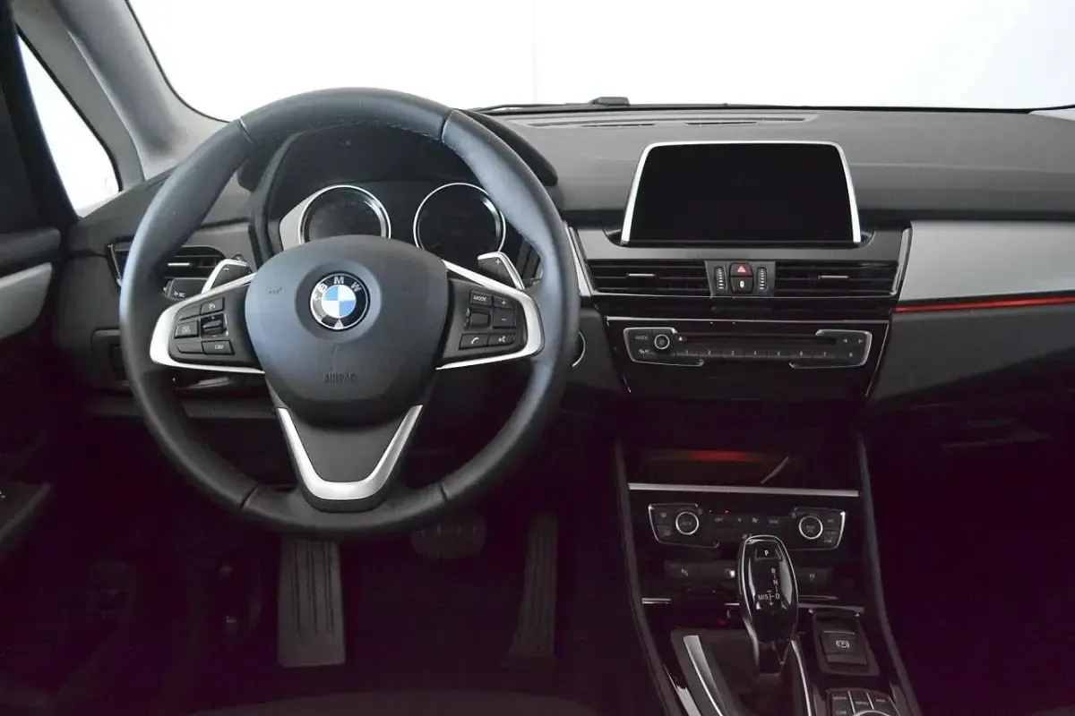 Usata BMW 218 Active Tourer Advantage 150 CV (110 kW) 2021 Mineral grey metal Monovolume