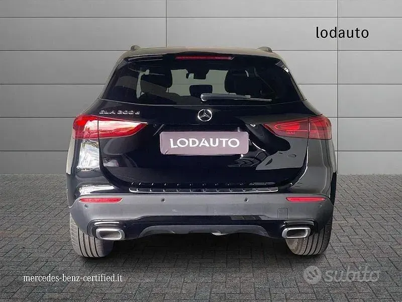 Usata Mercedes GLA200 150 CV (110 kW) 2025 Nero SUV