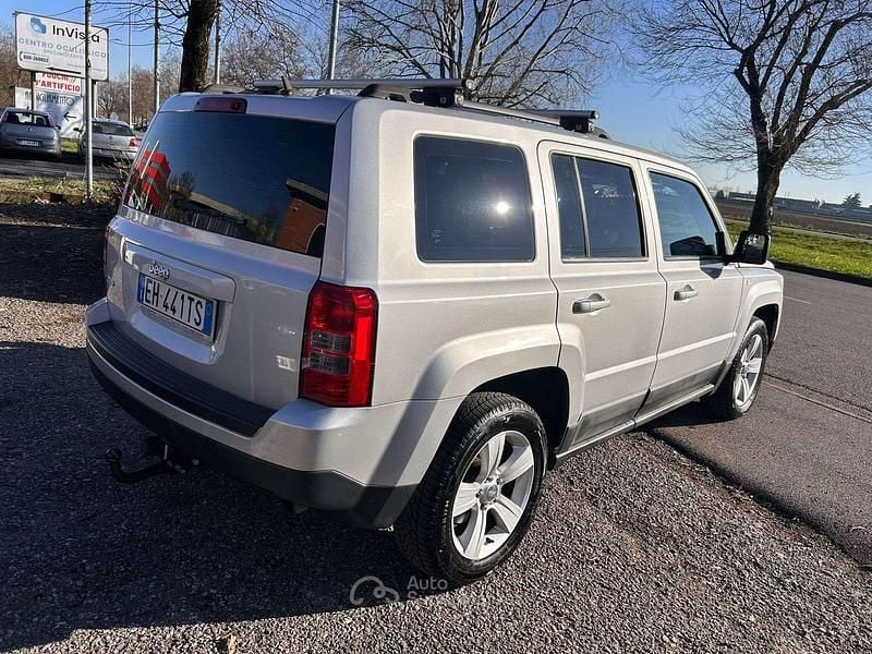 Usata Jeep Patriot Sport 163 CV (119 kW) 2011 Grigio SUV