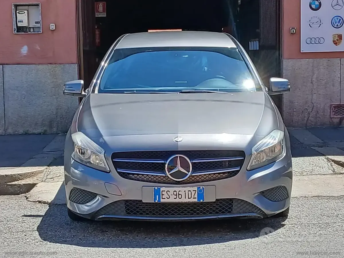 Usata Mercedes A180 109 CV (80 kW) 2013 Grigio Utilitaria