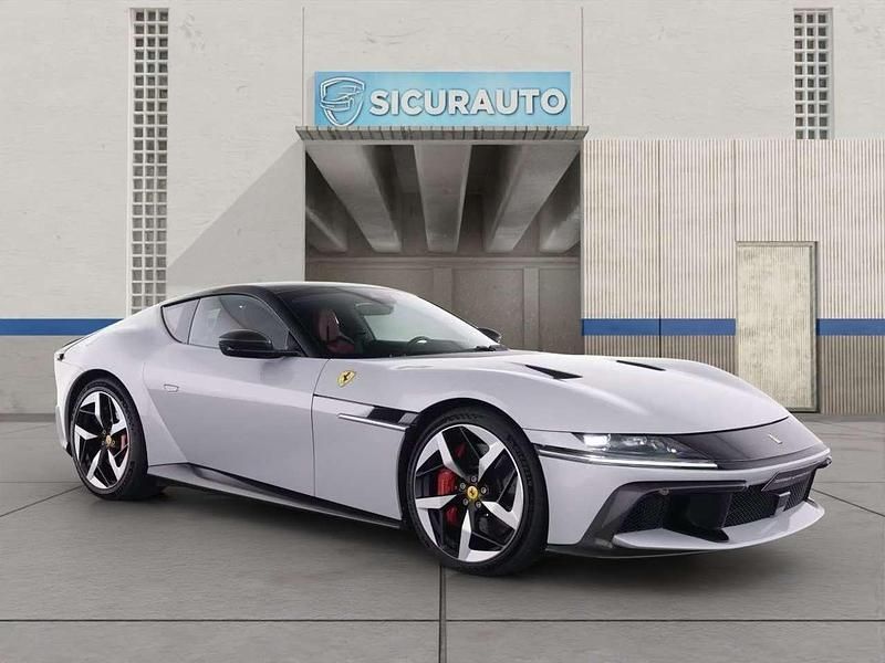 Usata Ferrari 12 Cilindri 829 CV (609 kW) 2025 Bianco artico Coupé