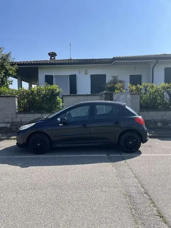 Usata Peugeot 207 73 CV (53 kW) 2007 Nero Berlina