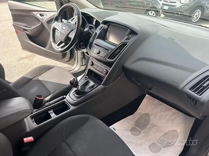 Usata Ford Focus Titanium 120 CV (88 kW) 2016 Grigio Berlina