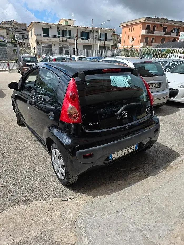Usata Peugeot 107 68 CV (50 kW) 2009 Nero Utilitaria
