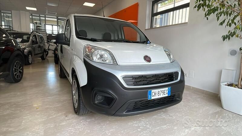 Bianco Usata 2021 Fiat Fiorino Furgone | 9900 € (Ottimo prezzo) - Immagine 1/4