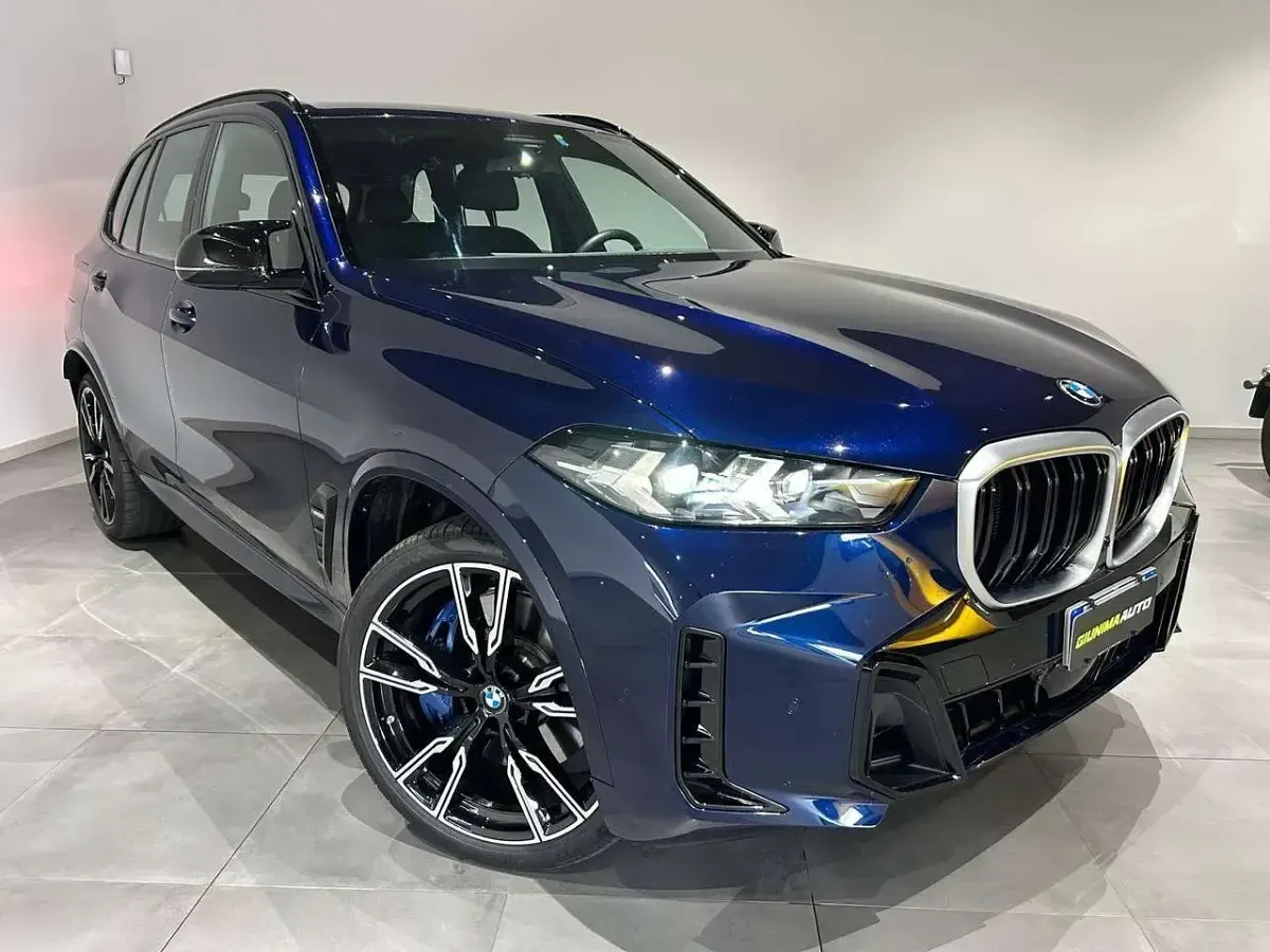 Usata BMW X5 M M Sport 530 CV (389 kW) 2024 Blu/azzurro SUV