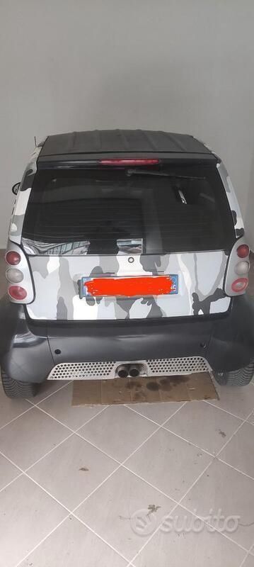Usata 2004 Smart ForTwo Coupé Utilitaria | 2300 € (Buon prezzo) - Immagine 1/4