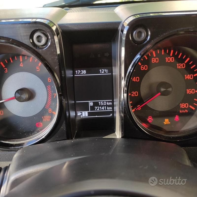 Usata Suzuki Jimny 102 CV (75 kW) 2020 Verde SUV