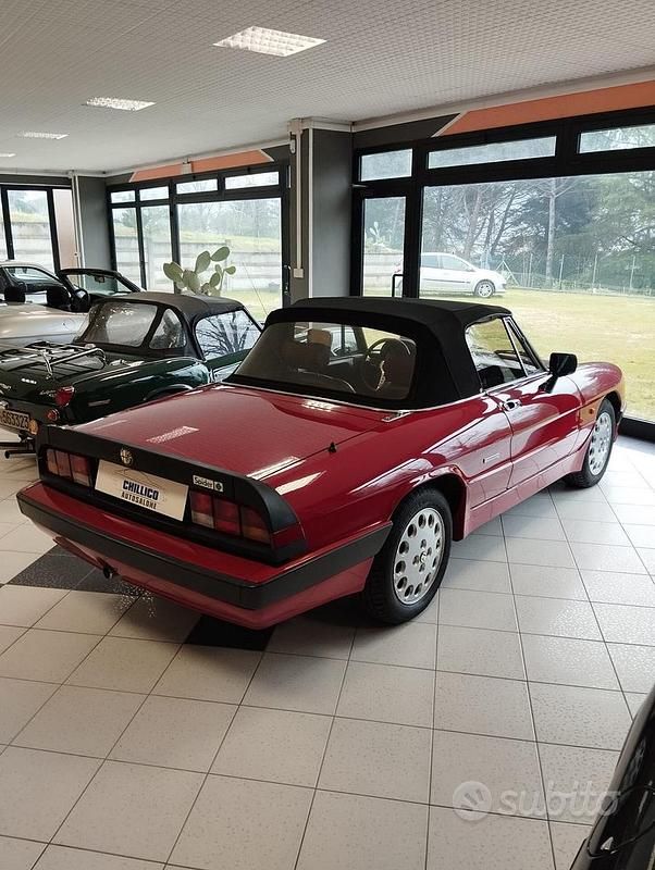 Usata Alfa Romeo Spider Quadrifoglio Verde 125 CV (91 kW) 1988 Rosso Cabrio