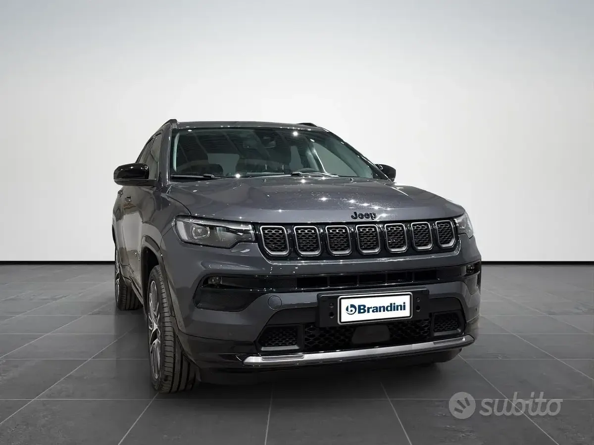 Usata Jeep Compass Summit 131 CV (96 kW) 2025 Graphite grey SUV