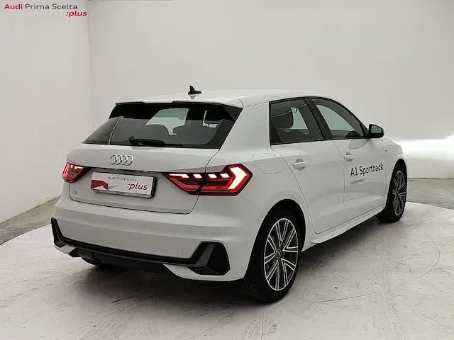 Usata Audi A1 Sportback S-Line 116 CV (85 kW) 2025 Bianco ghiaccio metallizzato Utilitaria