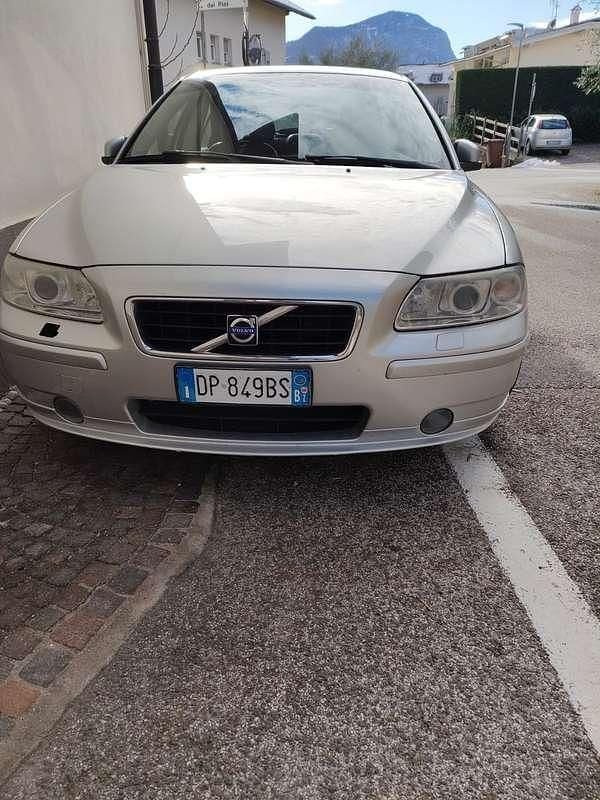Usata Volvo S60 Kinetic 163 CV (119 kW) 2008 Argento Berlina