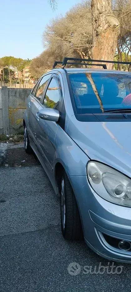 Usata Mercedes B180 109 CV (80 kW) 2007 Grigio Monovolume