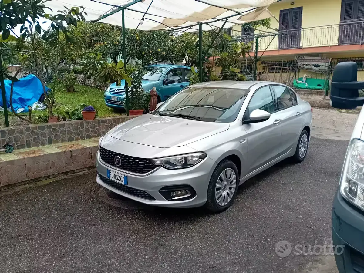 Usata Fiat Tipo Lounge 120 CV (88 kW) 2017 Grigio Berlina
