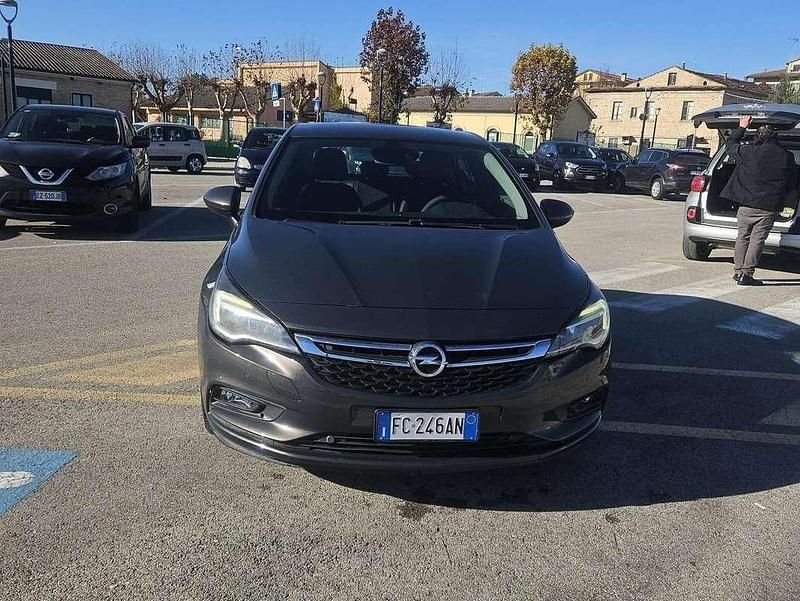 Usata Opel Astra Business 110 CV (80 kW) 2016 Grigio Berlina