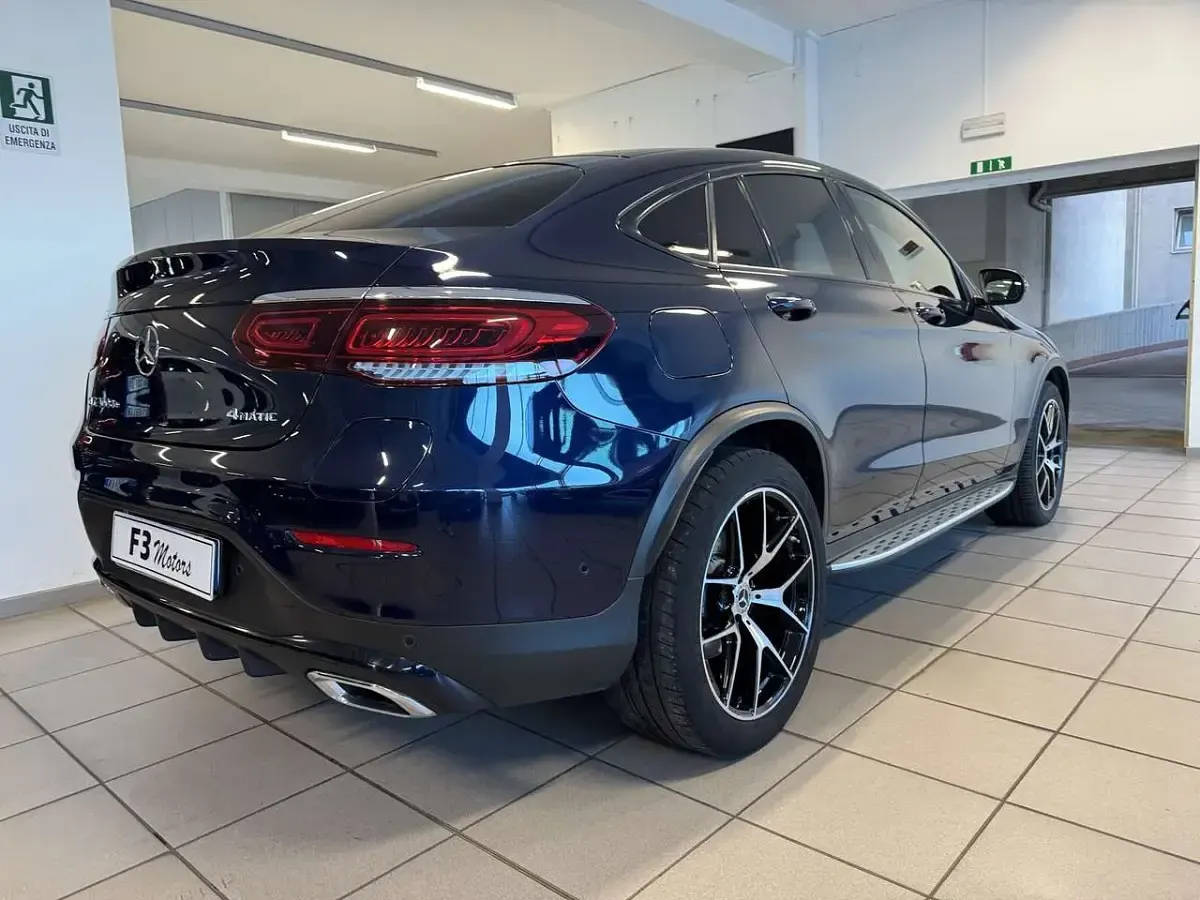 Usata Mercedes GLC300de Premium 306 CV (225 kW) 2023 Blu/azzurro Coupé