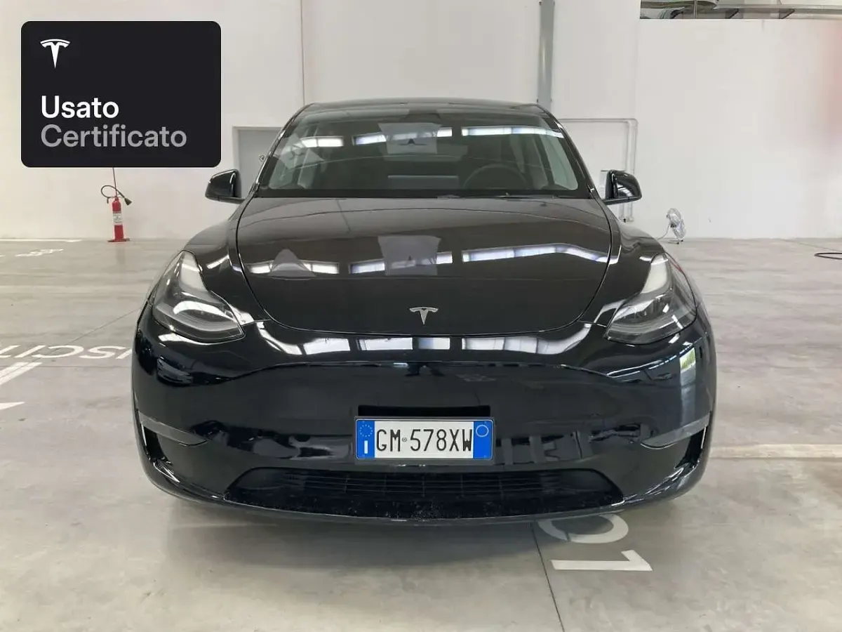 Usata Tesla Model Y Long Range AWD 258 kW (351 CV) 2023 Solid black SUV