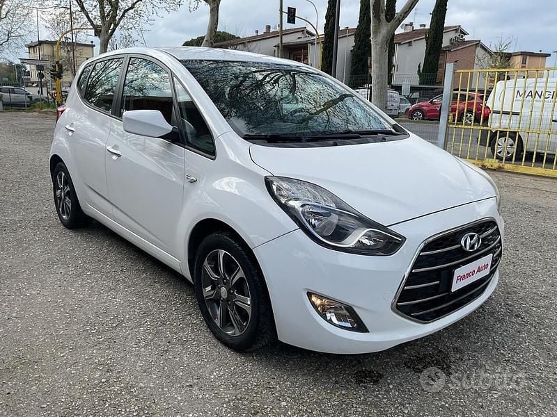 Usata Hyundai ix20 Xpossible 89 CV (65 kW) 2016 Bianco Utilitaria