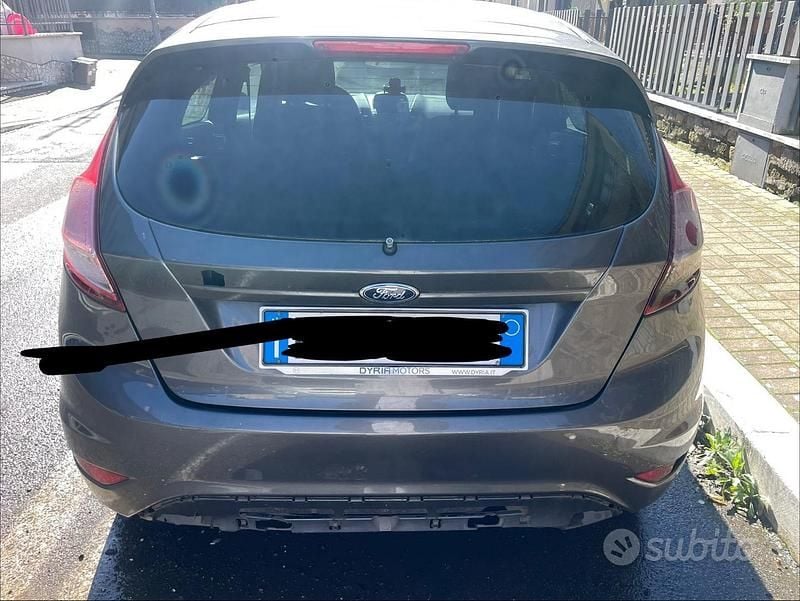 Usata Ford Fiesta 2016 Grigio Utilitaria