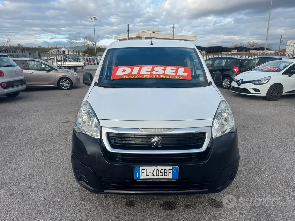 Usata Peugeot Partner Premium 99 CV (72 kW) 2017 Bianco Monovolume