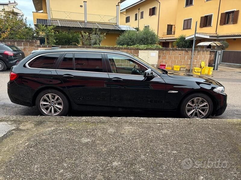 Usata BMW 525 204 CV (150 kW) 2011 Nero Station wagon