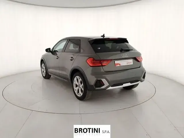 Usata Audi A1 Comfort 150 CV (110 kW) 2025 Grigio SUV