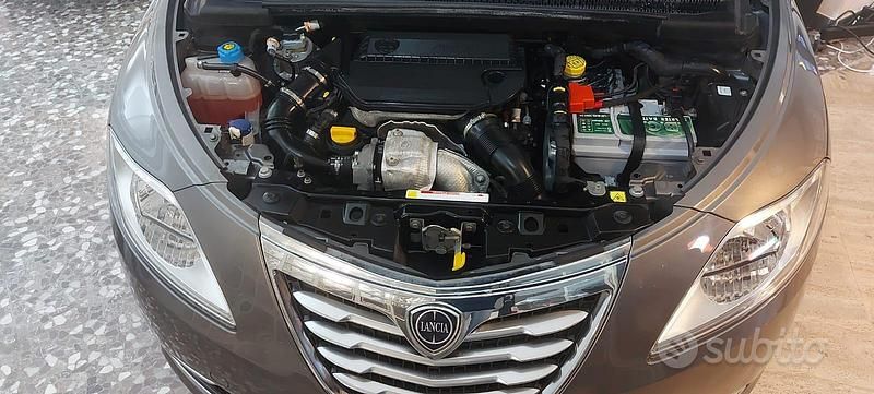 Usata Lancia Ypsilon Gold 95 CV (69 kW) 2015 Grigio Utilitaria