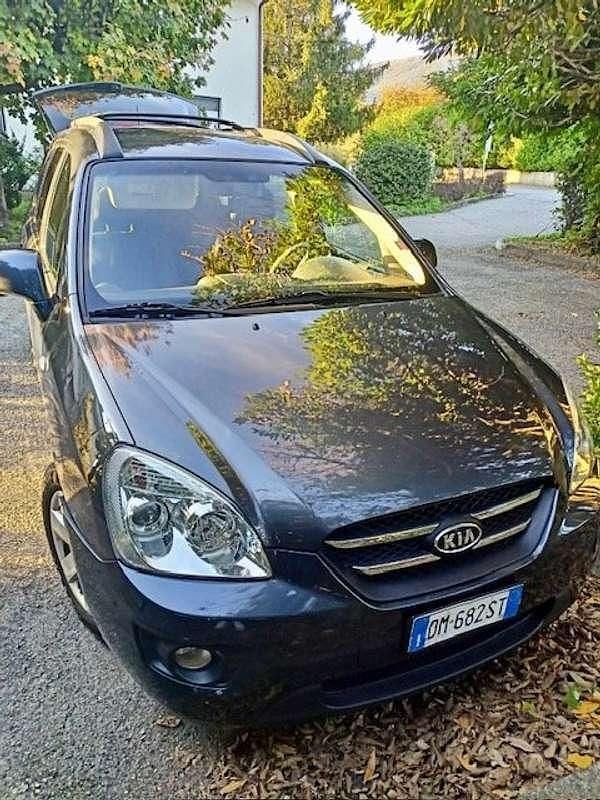 Usata Kia Carens EX 144 CV (105 kW) 2008 Grigio Monovolume