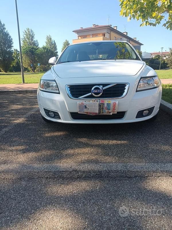 Usata Volvo V50 101 CV (74 kW) 2011 Bianco Station wagon