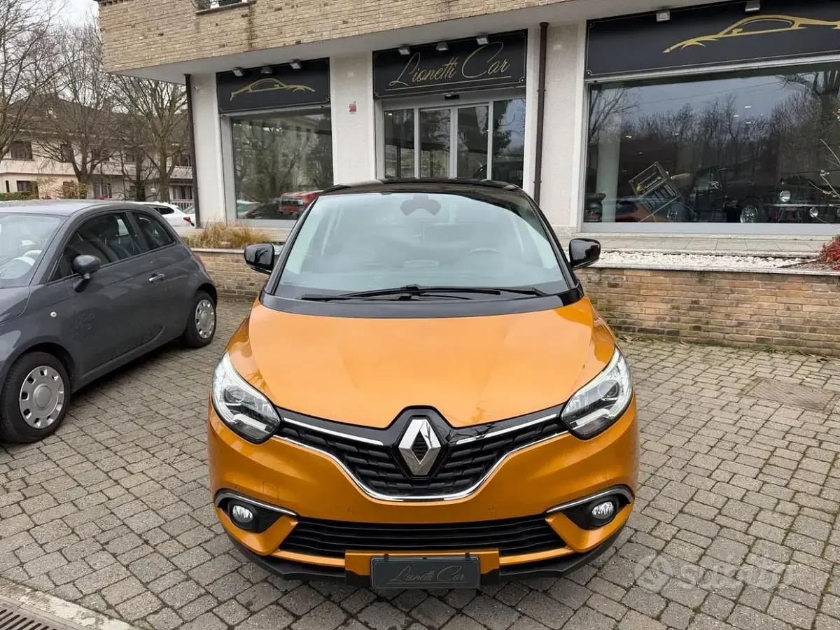 Usata Renault Scénic IV 110 CV (80 kW) 2017 Giallo Monovolume