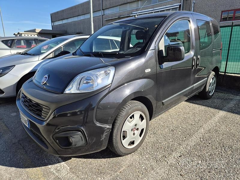 Nero Usata 2019 Fiat Qubo Lounge Monovolume | 9999 € (Buon prezzo) - Immagine 1/4